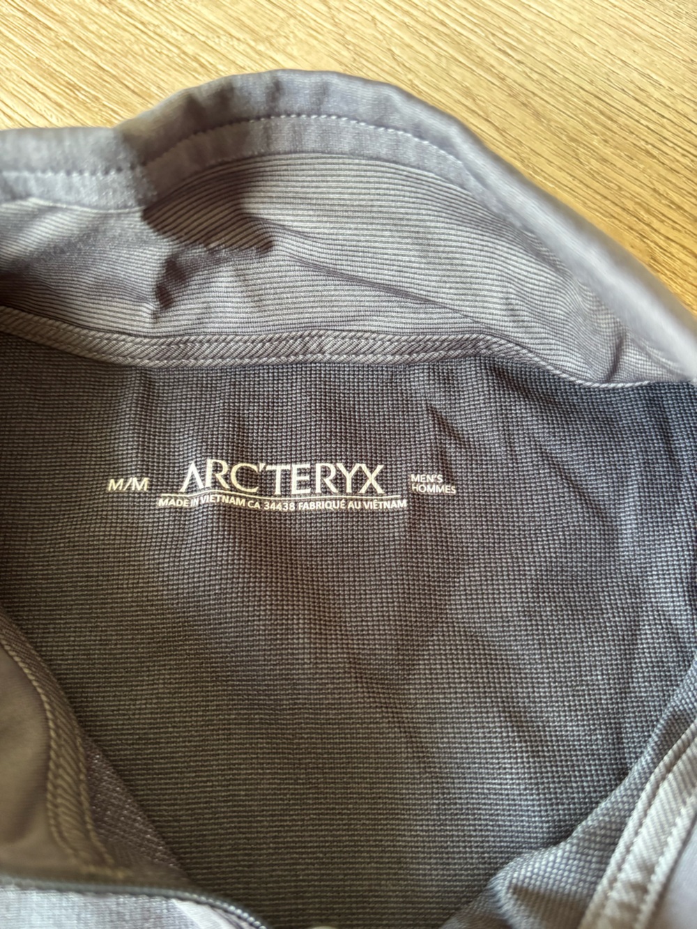 Arc’teryx Charcoal Grey 1/4 Zip Pullover Shirt - Picture 6 of 9